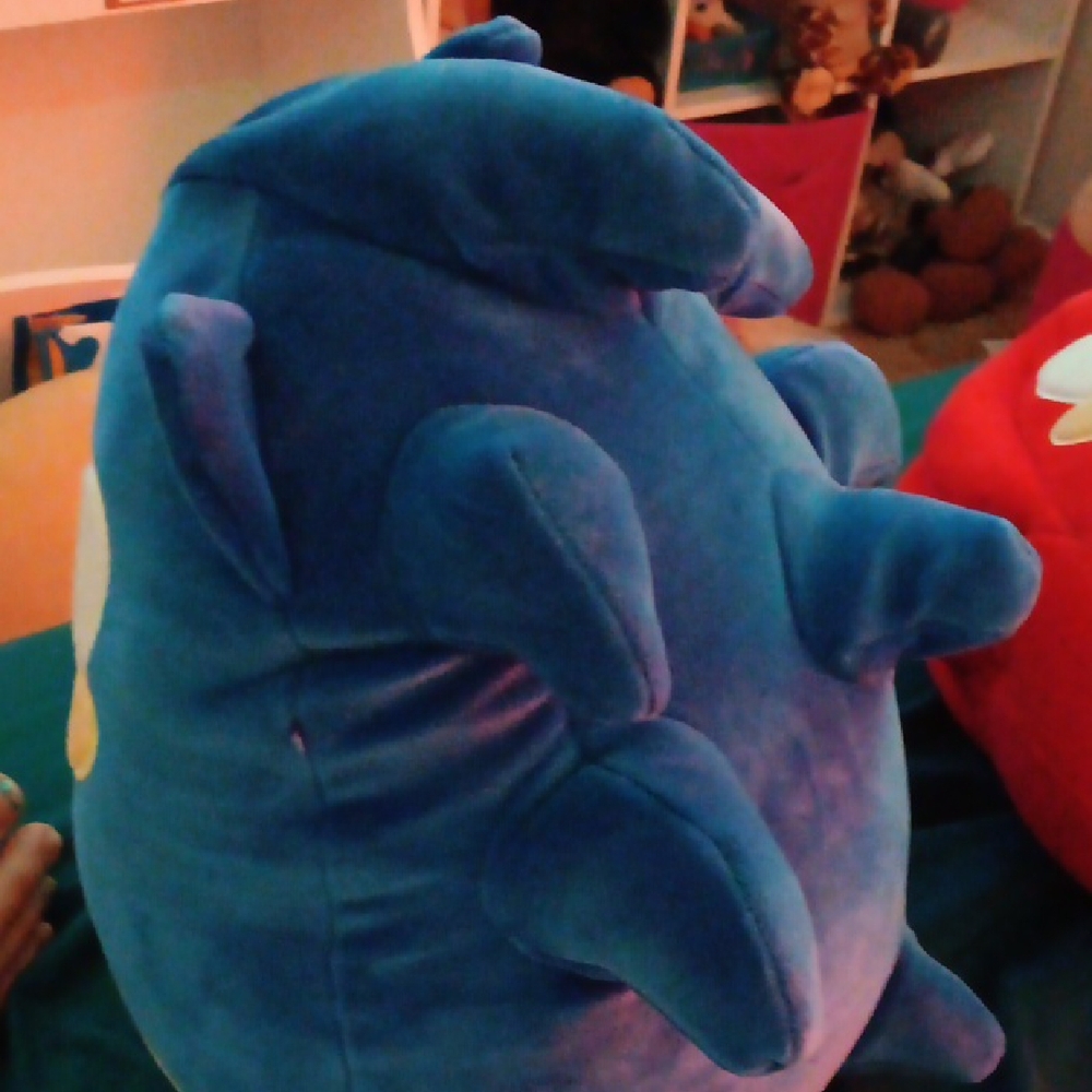 Squishmallows Blue and Red Character Set - Picture 4 of 5